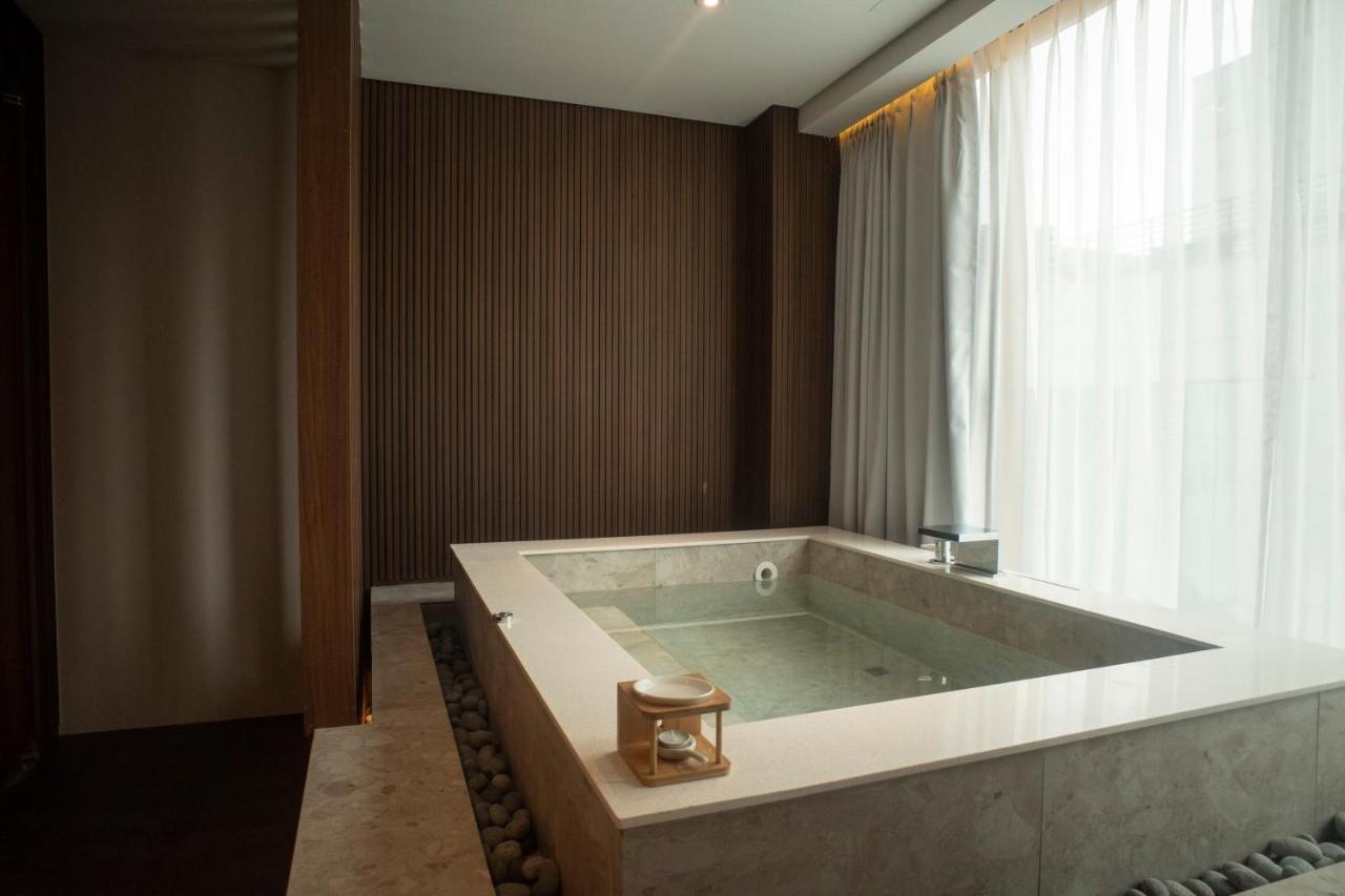 Uh Suite The Myeongdong Soul Exteriér fotografie