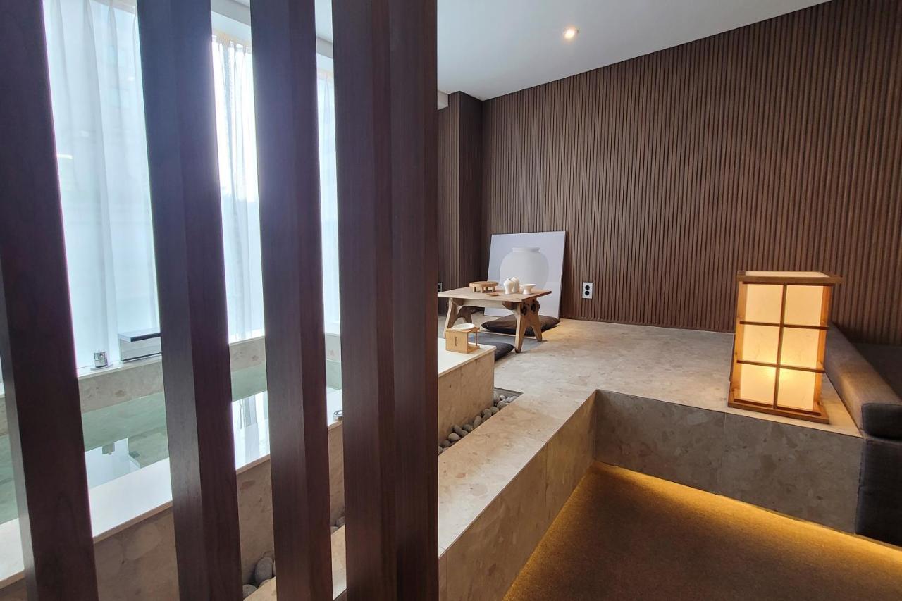 Uh Suite The Myeongdong Soul Exteriér fotografie