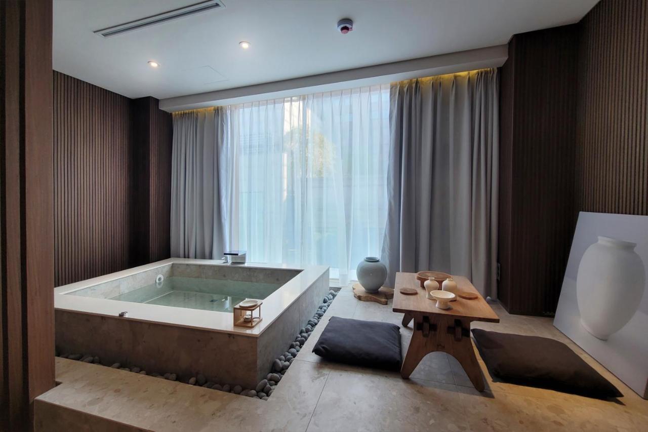 Uh Suite The Myeongdong Soul Exteriér fotografie