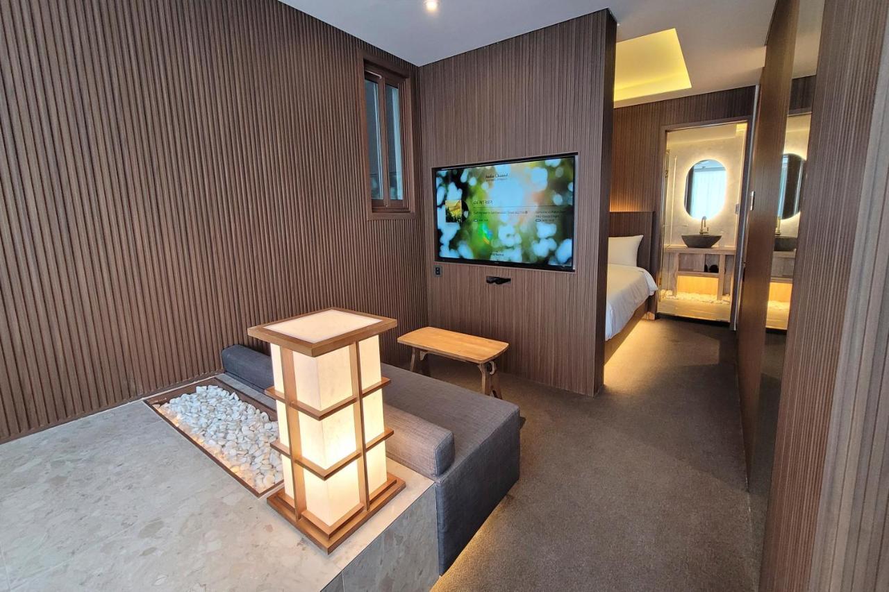 Uh Suite The Myeongdong Soul Exteriér fotografie